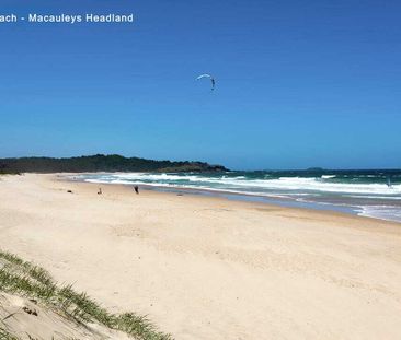 Beautifully Renovated 2-Bedroom Apartment in Prime Beachside Location - Photo 1