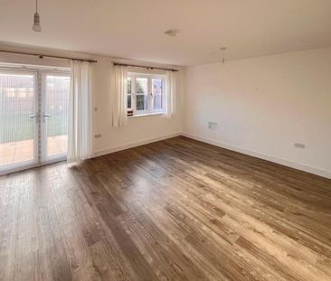 3 bedroom semi-detached house to rent - Photo 2