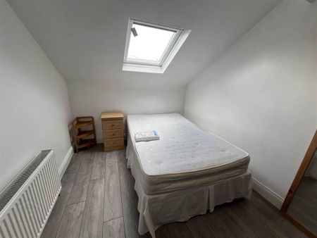 Flat 2, 4 Fitzroy Avenue, Belfast, BT7 1HW - Photo 3