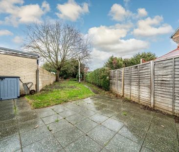 Queenswood Avenue, TW3, London - Photo 6