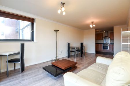 1 bedroom Flat in Kennet Street, Reading - Photo 2