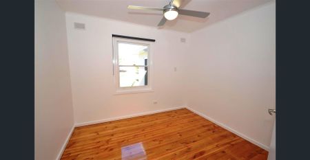 3 Bedroom home recently renovated - Photo 4
