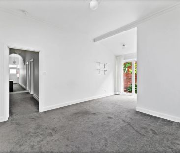 Timeless Charm in a Quiet Windsor Pocket - Photo 4