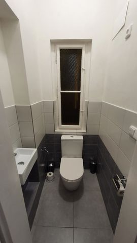 Nově rekonstruovaný byt v centru - Photo 4