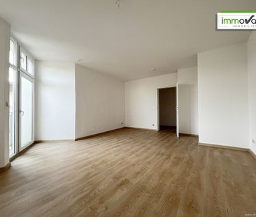 Schicke 3-Raum-Dachgeschosswohnung mit zwei Balkonen und Badezimmer... - Photo 2