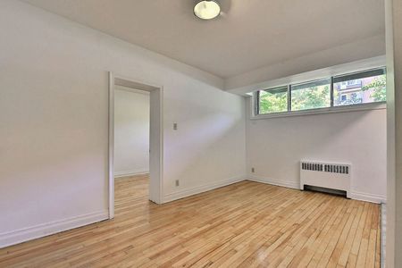 3010 Avenue Van Horne, Montréal, QC - Photo 3