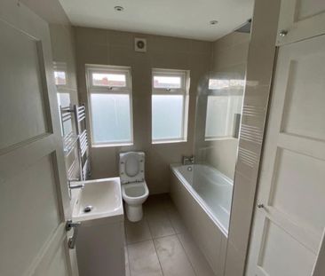 Room in a Shared House, Couples Allowed, SW16 - Photo 4