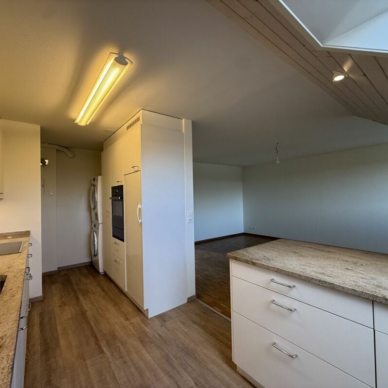 Luminous attic apartment in quiet location! - Foto 1