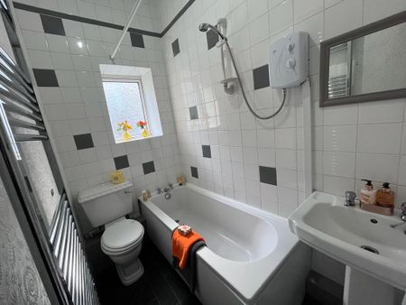 2 bedroom terraced house to rent - Photo 5