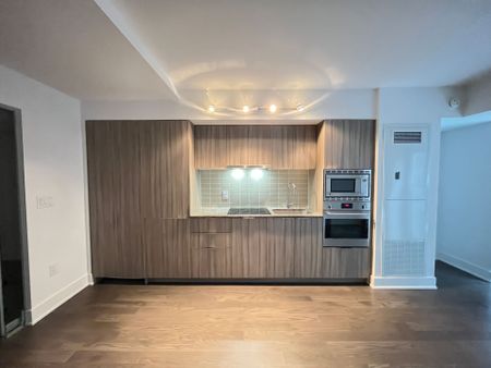 For Lease - 955 Bay Street Unit# 418, Toronto, Ontario - Photo 2