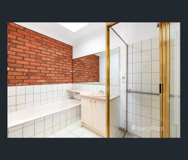 Private 2-Bedroom Townhouse in a Convenient Location! - Photo 4