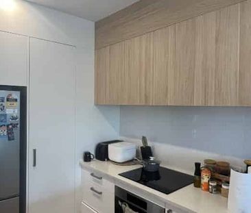Easy central living! - Photo 3