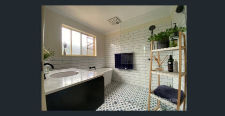 Private Brick Family Home In Quiet Cul-De-Sac - Photo 5