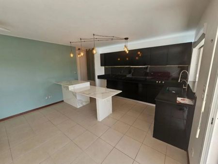 Location Appartement 68.71m² 3 pièces Fort de france - Photo 4