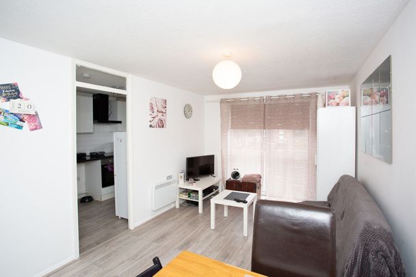 Available unfurnished from 07/04/2026 - Photo 1