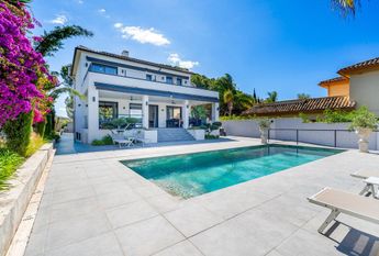 3 bedroom luxury Villa for rent in Marbella Del Este, Andalusia