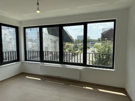 Appartement te huur in Anderlecht - Photo 2