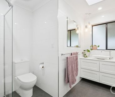 Open the Door to Coastal Comfort and Space - Photo 5