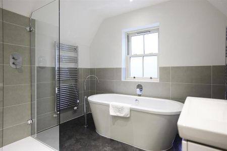 4 bedroom townhouse to rent - Photo 2