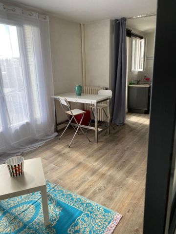 Location Appartement 2 pièces 40m² - Photo 3