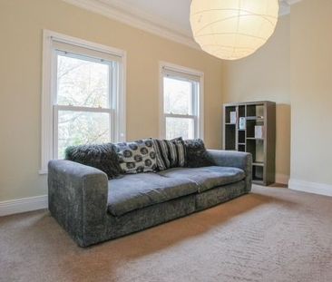 Apt 4, 31 Wellington Park, Belfast BT9 6DP - Photo 1