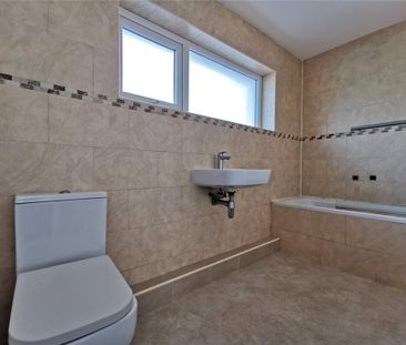 3 bedroom terraced house to rent - Photo 6