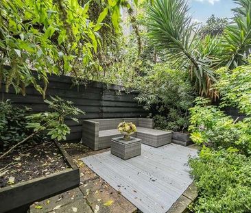 Comeragh Road, Barons Court, W14 - Photo 3