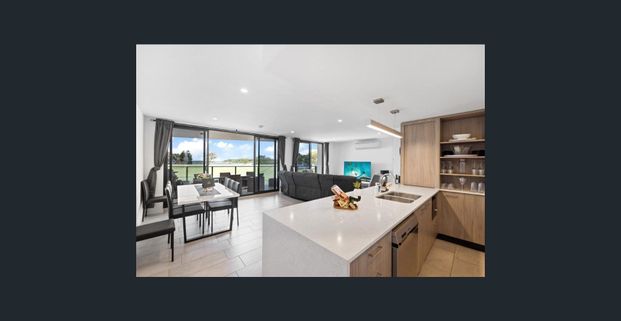 Luxury Fully Furnished Apartment With Ocean Views! - Photo 1