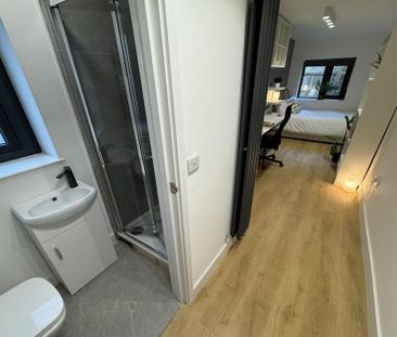 1 bedroom in a house share to rent - Photo 6