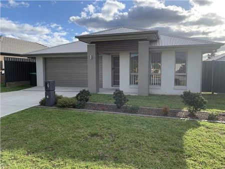 A stylish, easy-care home ready for you! - Photo 3