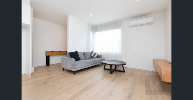 Prime location with lots to offer - Photo 1