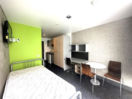 Semi-furnished Studio Apartment - Photo 2