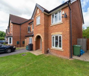 18 Redgrave Close, Heworth - Photo 2