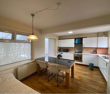 Room in a Shared House, Arley Moss Walk, M13 - Photo 3