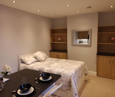 1 bedroom in a house share to rent - Photo 5