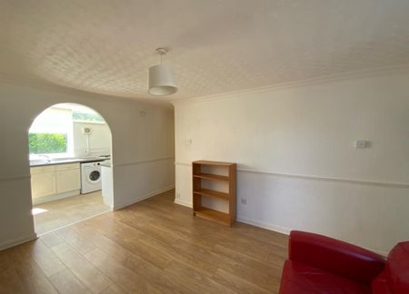 2 bedroom flat - ground floor to rent - Photo 4