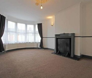 Fleetwood Avenue, Westcliff On Sea, SS0 - Photo 1