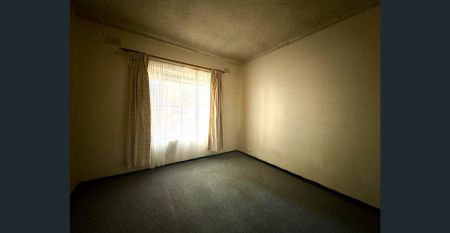 Lower level 2 bedroom unit in Norwood!! - Photo 3