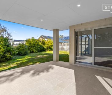Elegant 3-Bedroom Home with Modern Amenities - Photo 5