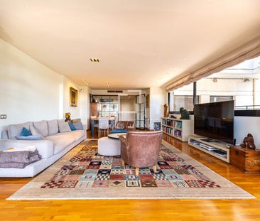 Excellent 3 Bedroom apartment with 16m² terrace for rent in Esplugu... - Photo 2