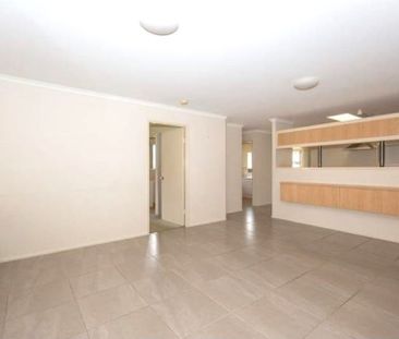 5 Bedroom&comma; 2 Bathroom Gem in Zillmere - Photo 1