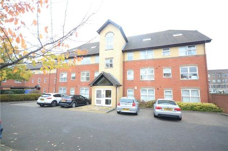 2 bedroom flat to rent - Photo 2