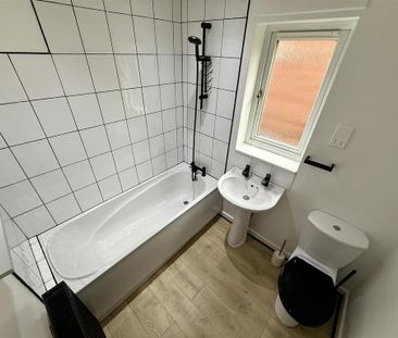 2 bedroom semi-detached house to rent - Photo 4