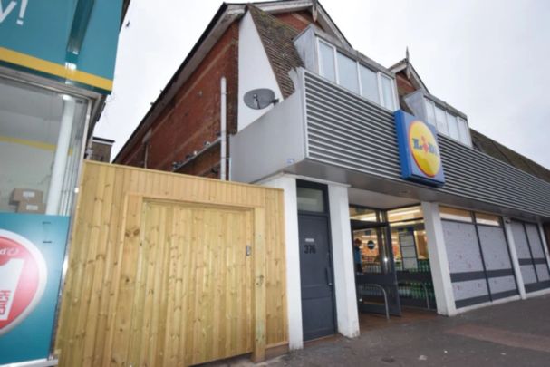 To Rent Wimborne Road, Winton, Bournemouth, BH9 £1,500 pcm Tenancy Info - Photo 1