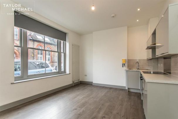 3 bedroom flat to rent - Photo 1