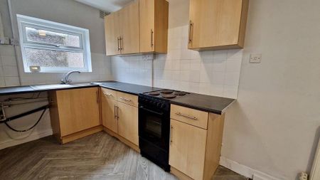 2 bedroom terraced house to rent - Photo 5