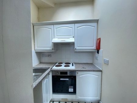 Adelaide Crescent, Hove, BN3 2JH 0 bedroom flat to rent - Photo 2