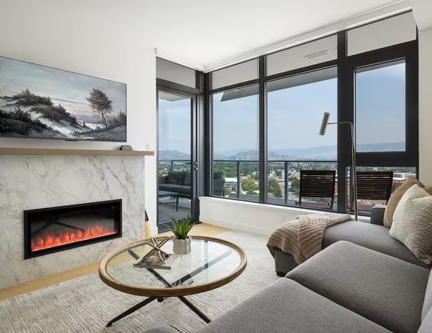 AQUA 2bed2bath Condo With Lake View - Photo 1