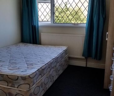 1 bedroom in a house share to rent - Photo 6