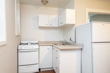 28 Balmoral Ave. - Photo 2